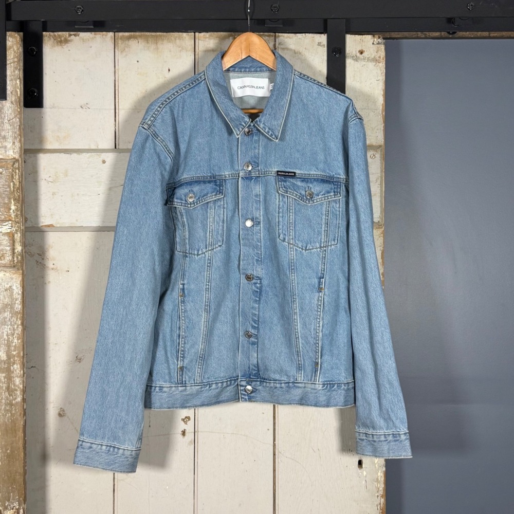 Calvin Klein Jeans Mens Light Wash Blue Denim Trucker Jacket 41BJ842 XL